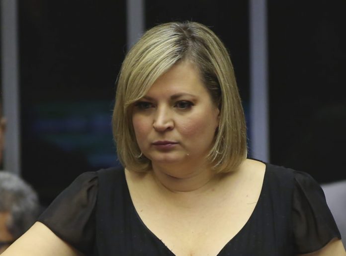 Deputado chama Joice de 