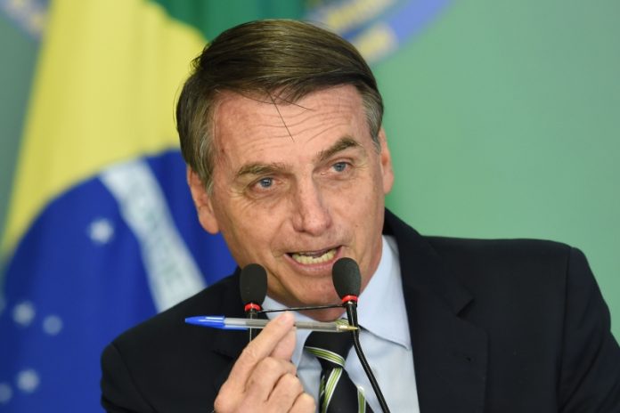 Bolsonaro defende a liberdade e fala em vetar o PL das fake news: 