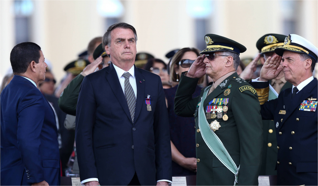 Bolsonaro deixa claro que Forças Armadas obedecem ao "Presidente da República”