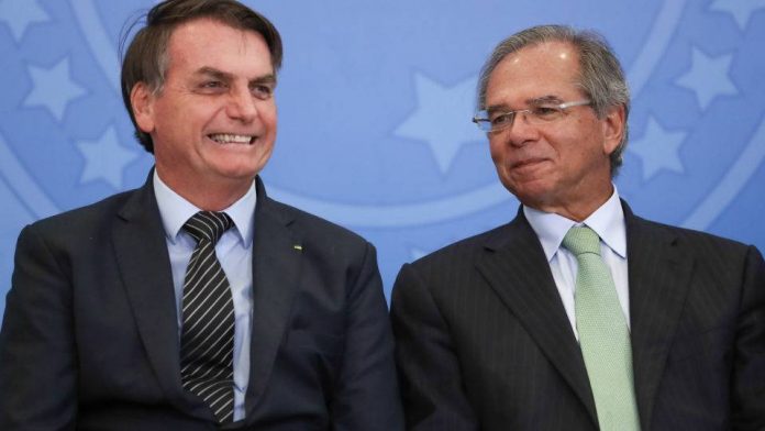 Auxílio emergencial: Governo já estuda a continuidade do benefício, diz jornal