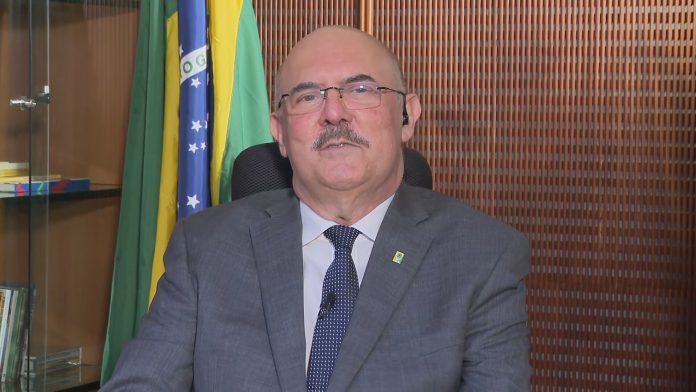 Ministro critica ideologia de gênero nas escolas e defende 