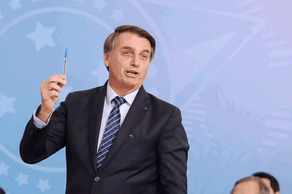 Bolsonaro prepara decreto para garantir a liberdade de expressão nas redes sociais