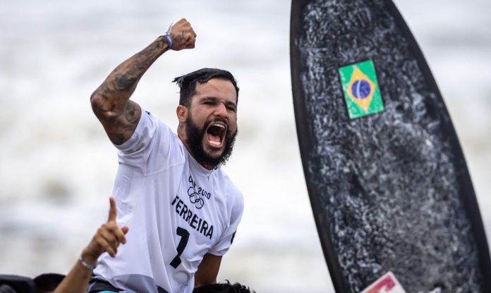 “Corrupção mata mais que vírus”, disse campeão olímpico de surf, Ítalo Ferreira