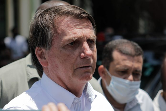 GRAVE! Bolsonaro indica que pode estar sendo chantageado: 'Me dê a vaga pro Supremo'