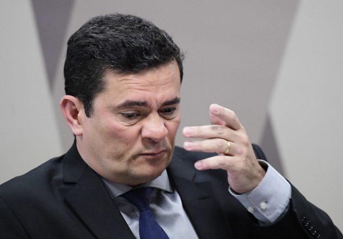 Em ato de filiação, Moro faz discurso politiqueiro e surpreende a zero pessoas