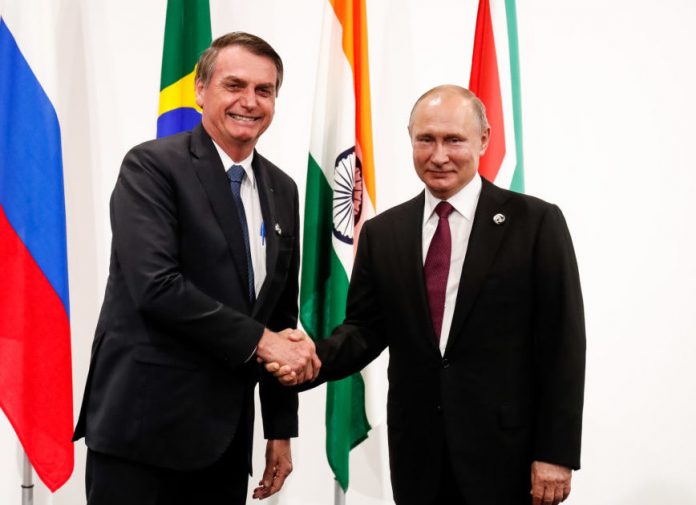 Viagem de Bolsonaro à Rússia é demonstração de força e protagonismo do Brasil