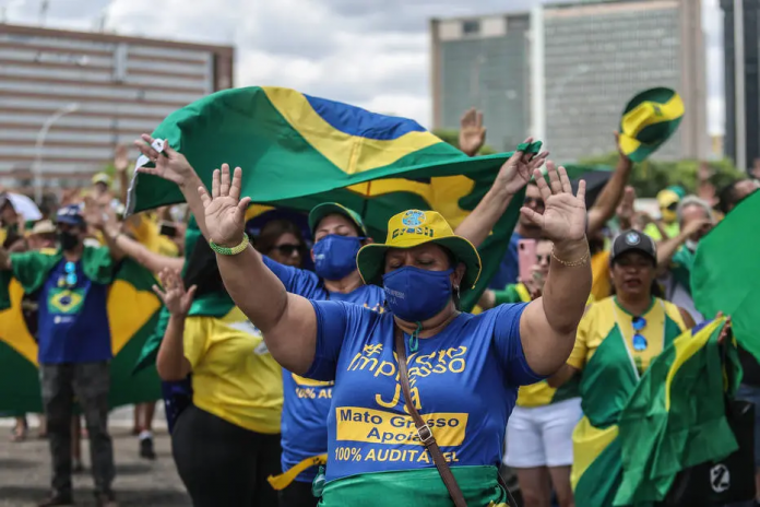 Conselho aos bolsonaristas: menos fígado, mais cérebro e pés no chão